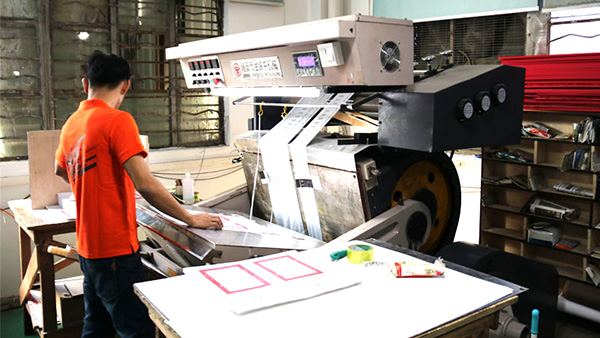 4- Mesin hot stamping - proses hot stamping